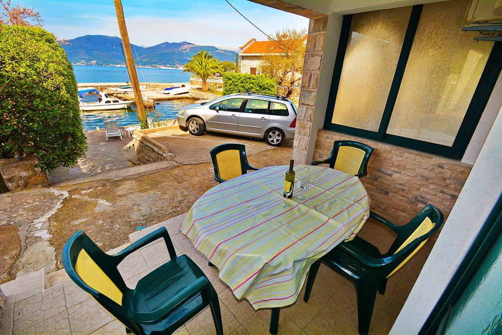 Kjara Apartments Tivat Exterior photo