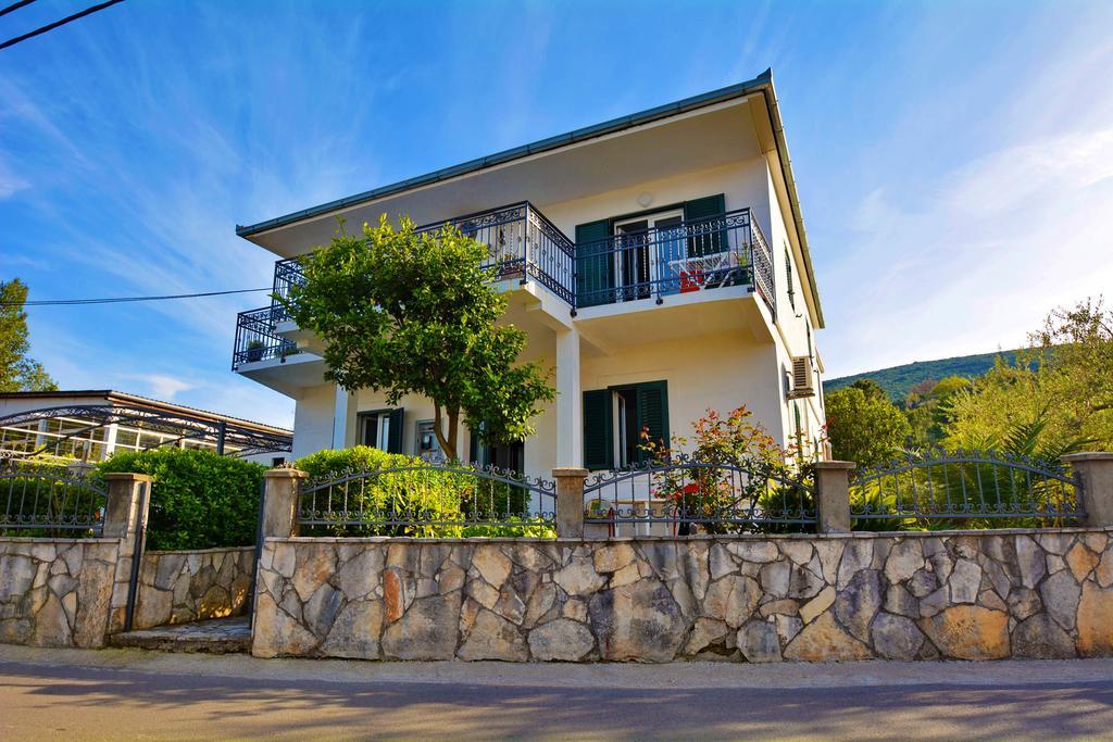 Kjara Apartments Tivat Exterior photo