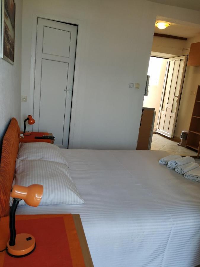 Kjara Apartments Tivat Exterior photo